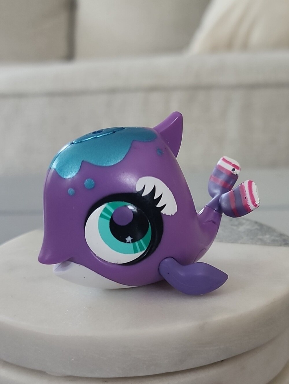 Littlest Pet Shop LPS Authentic 2760 Whale Fish Motion Tricks Purple Toy